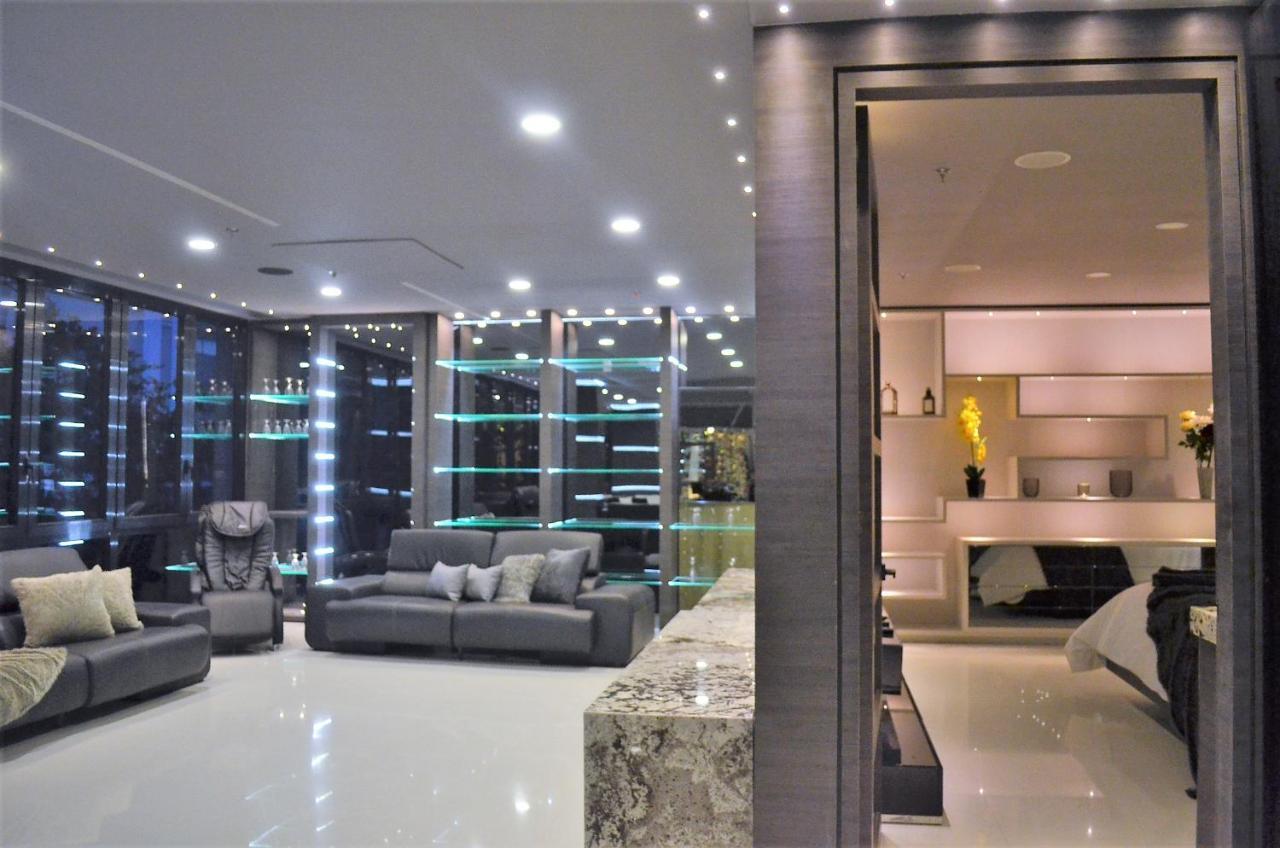 Hotel Paris Luxury Suites Medellin Room photo