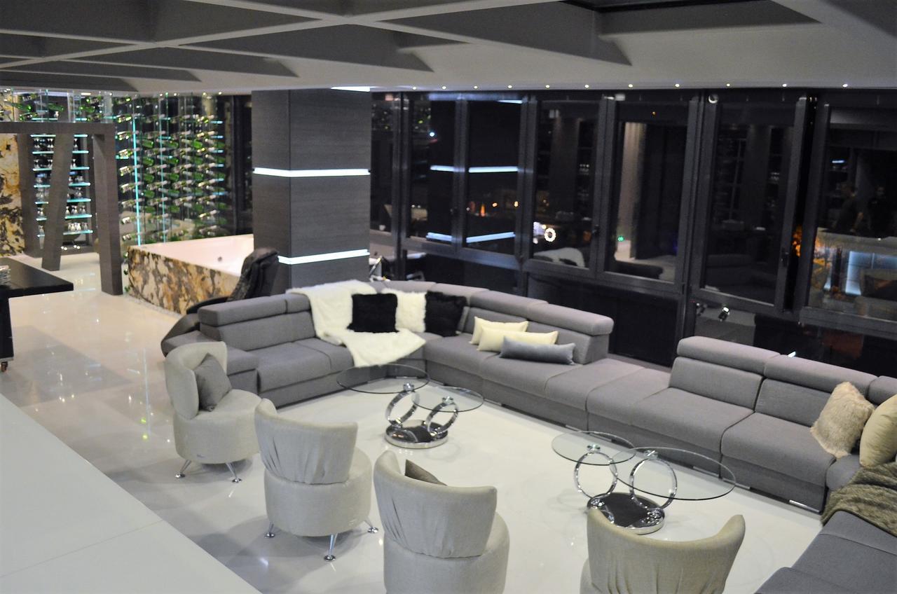 Hotel Paris Luxury Suites Medellin Exterior photo