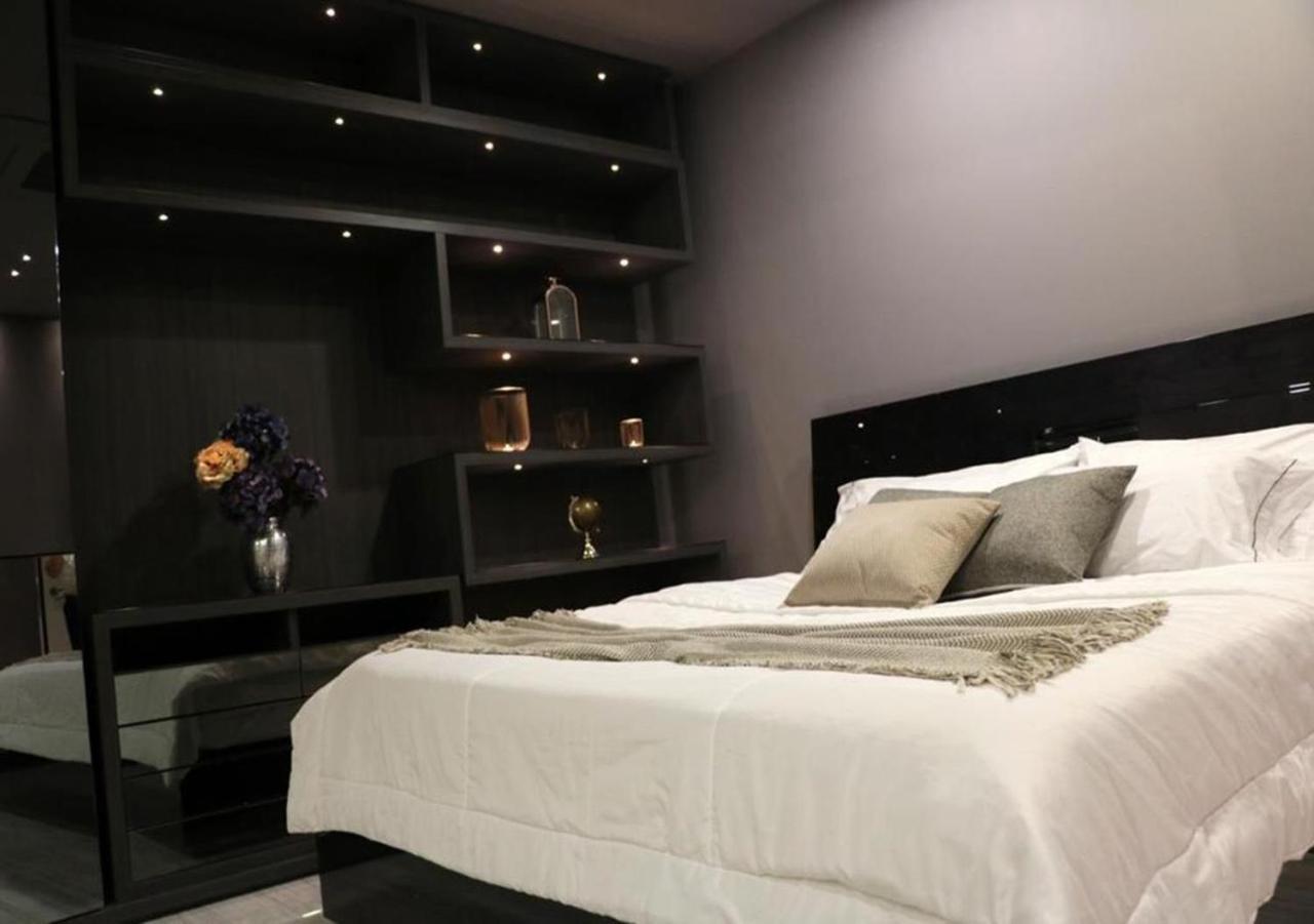 Hotel Paris Luxury Suites Medellin Exterior photo